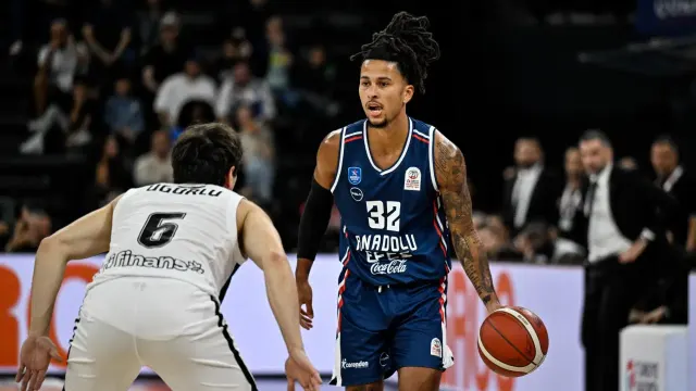 Anadolu Efes kendi evinde Beşiktaş'ı devirdi!