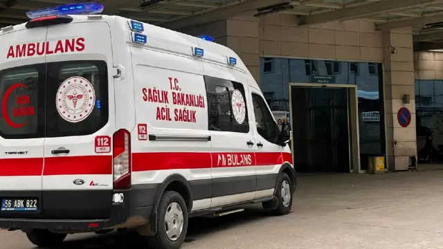 Siirt'te fıstık toplamaya gidenleri taşıyan patpat devrildi: Yaralılar var